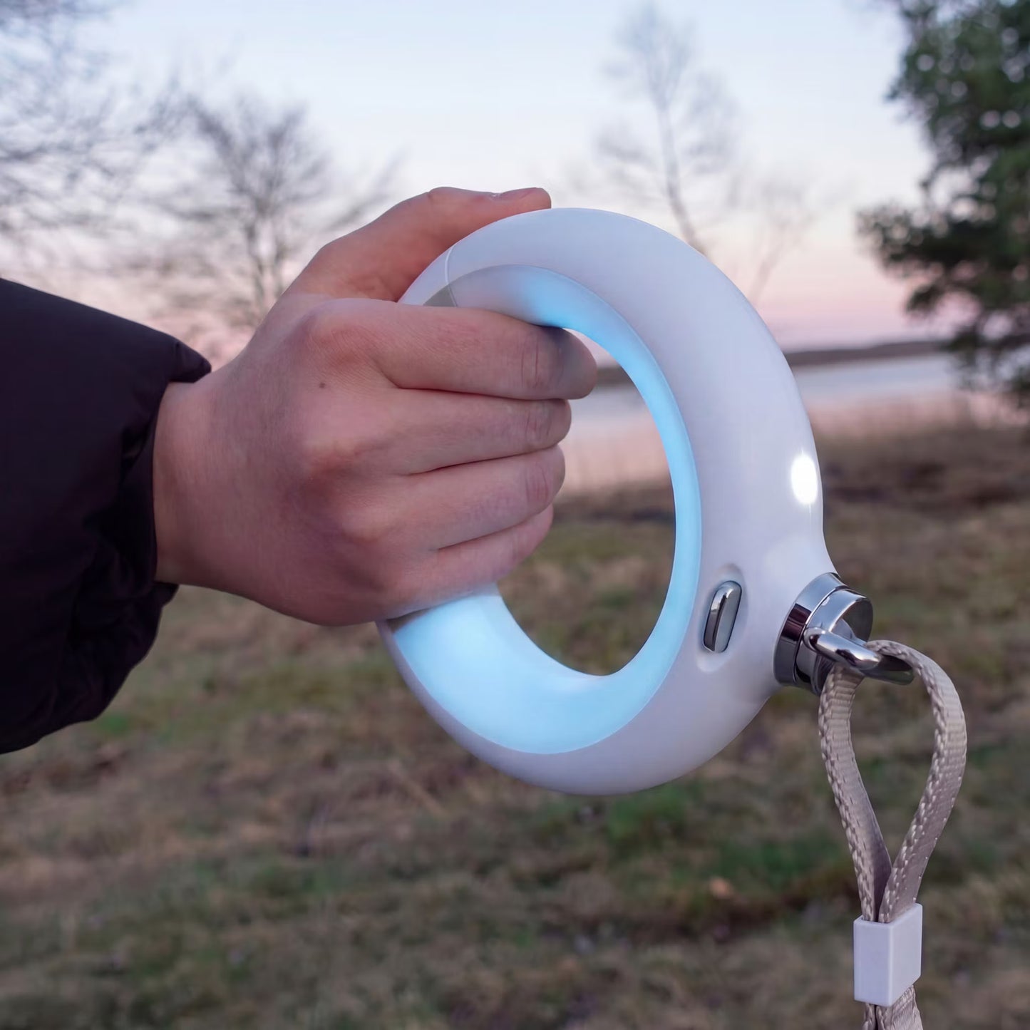 PetEcoTech LightLeash™ – 4-i-1 LED Säkerhetskoppel med USB-C & Påshållare